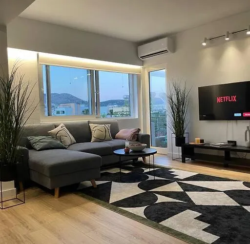 Cozy Apartment Opposite The Beach