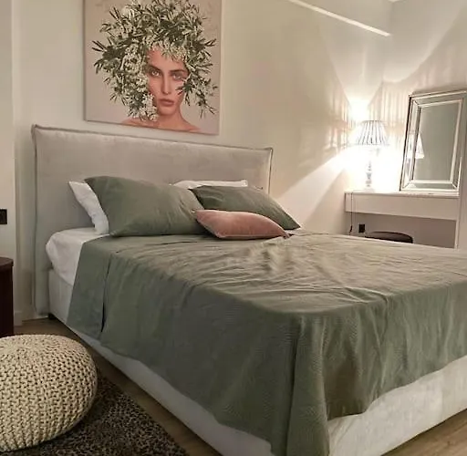 Cozy Apartment Opposite The Beach
