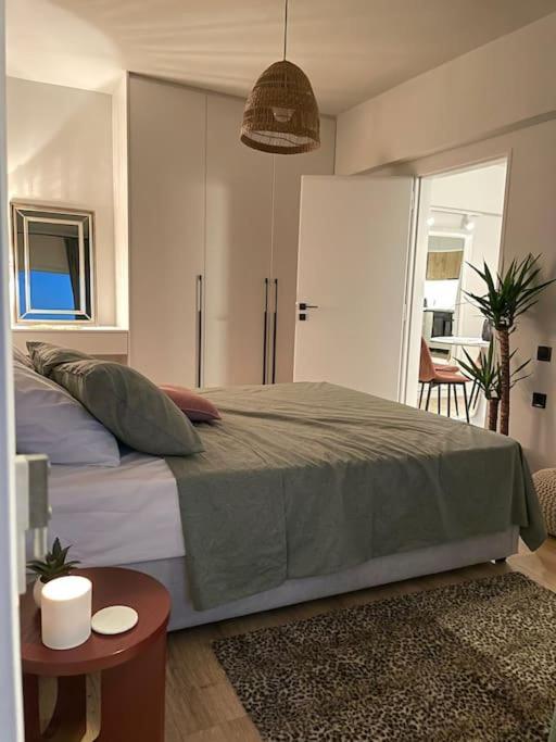 Cozy Opposite The * Athen