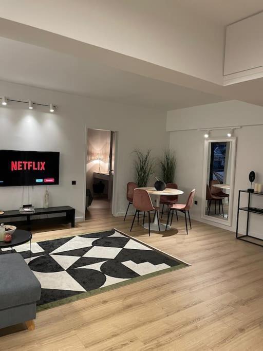Cozy Opposite The *